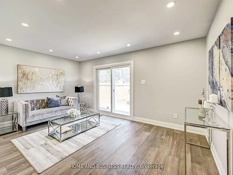 470 Louis Dr #MIDDLE — Photo 3