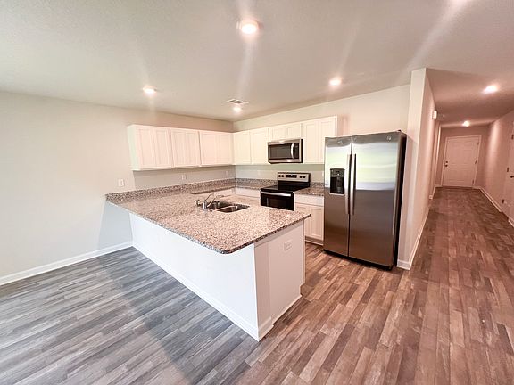 2nd image of 21719 Sutherland Cir