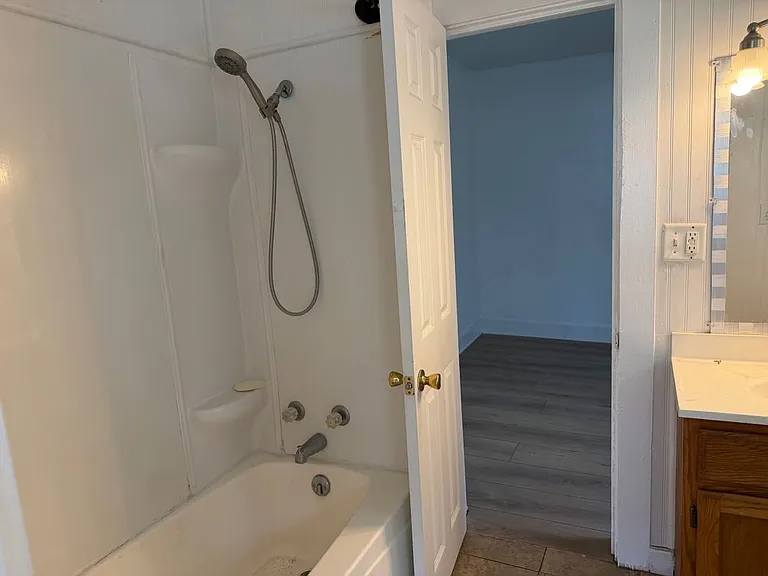 813 S Lillian Ave — Photo 7