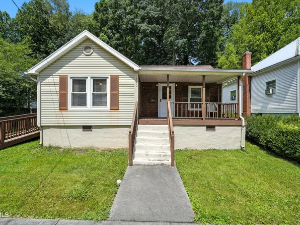 1050 Spruce St NW, Norton, VA 24273
