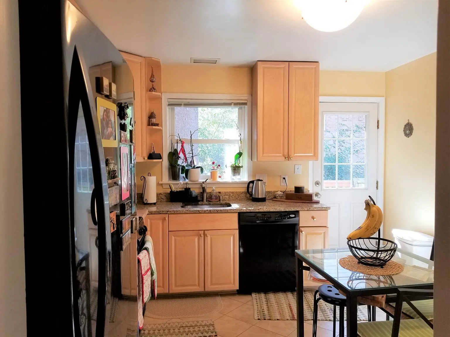4 bed, 2500 sqft, $4,200 — Photo 4