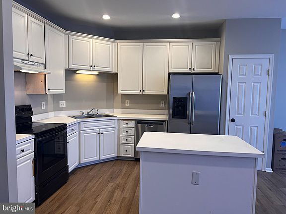 3rd image of 14884 Grassy Knoll Ct