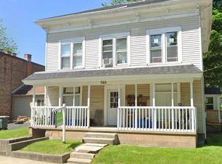 360 College Ave APT 1, Valparaiso, IN 46383
