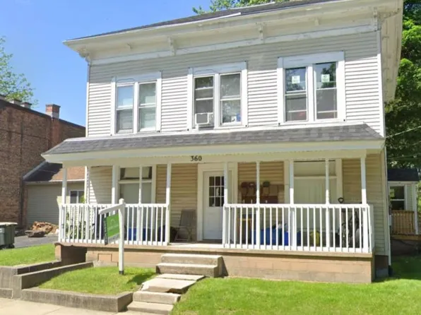 360 College Ave APT 1, Valparaiso, IN 46383