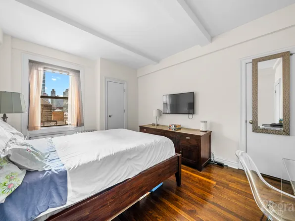 116 West 72nd Street image 7 of 10