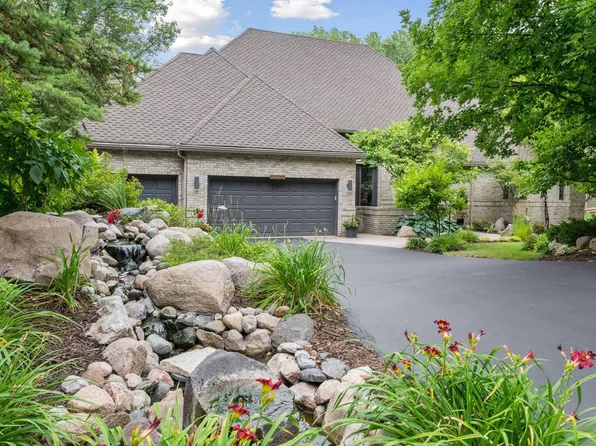 19435 Waterford Pl, Shorewood, MN 55331