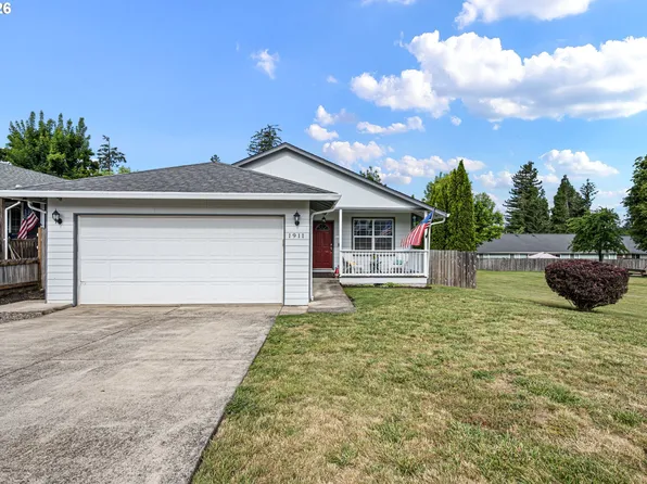 1911 S 8th St, Cottage Grove, OR 97424