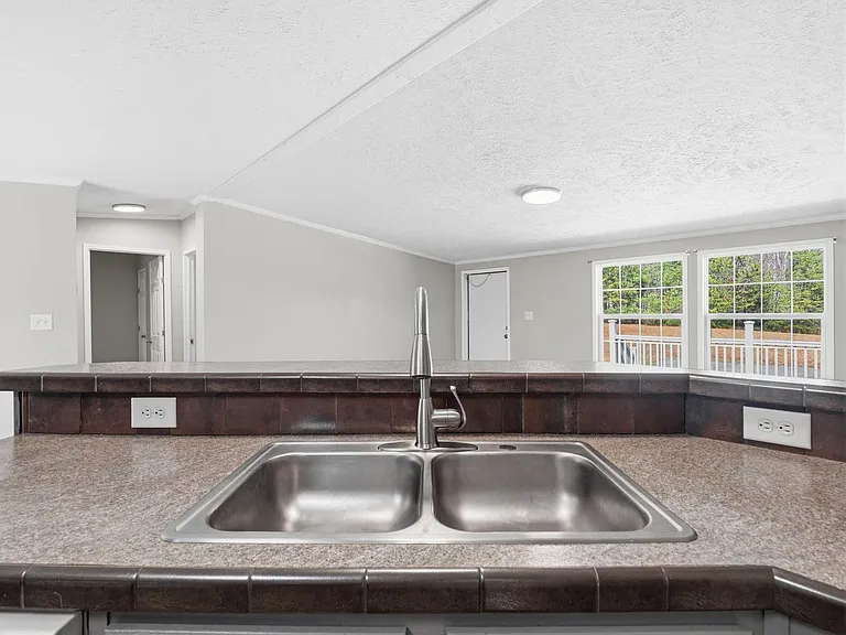 11049 Franklin St — Photo 11