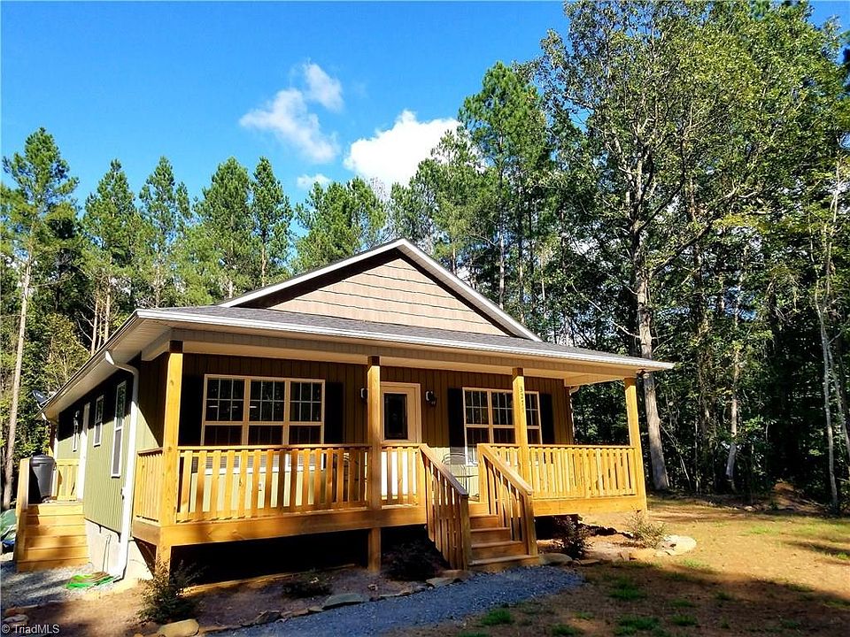 1st image of 833 Lake Dr #9