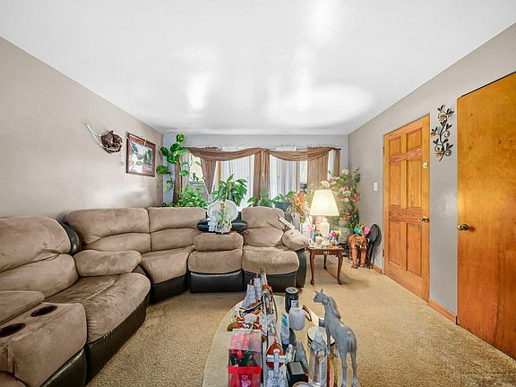 2nd image of 1615 N 18th Ave