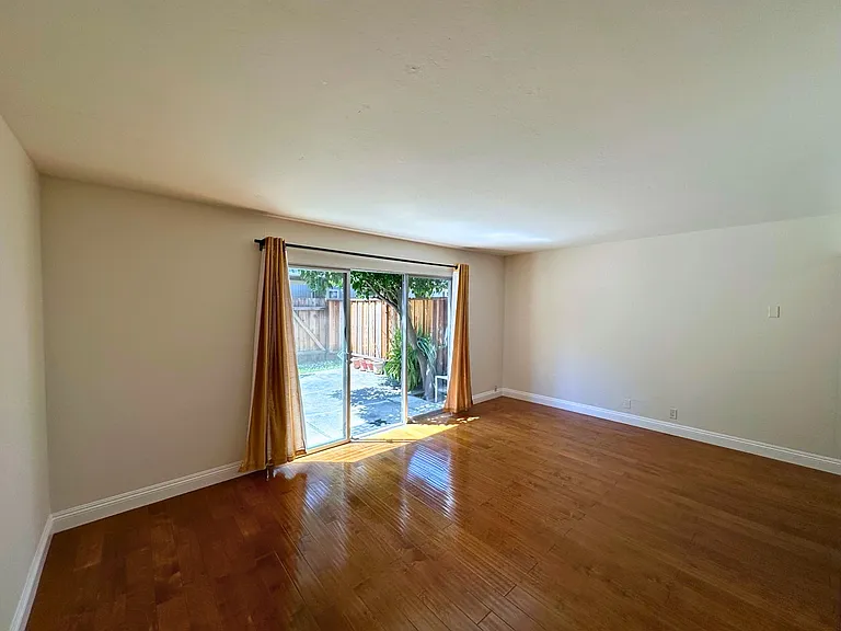 2047 Montecito Ave #13 — Photo 4