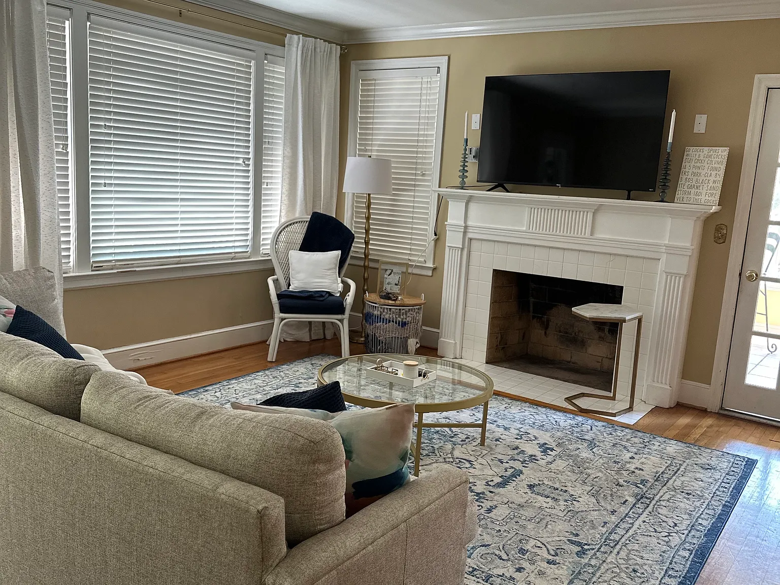 4 bed, 2250 sqft, $3,400 — Photo 2