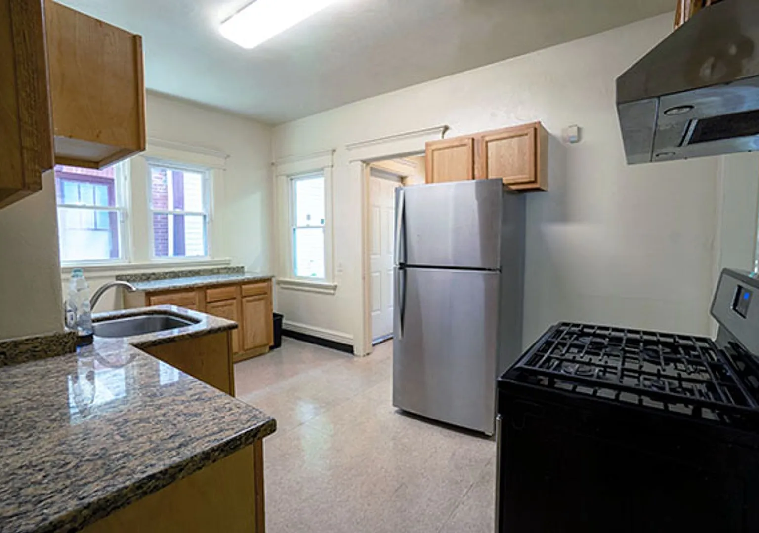 706 Euclid Ave - Available 6/1/27 - 5 Bedroom House — Photo 2