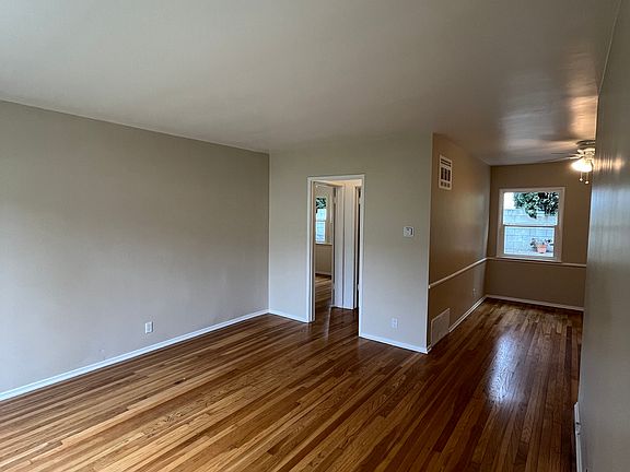 5th image of 1215 Harvard St APT 3
