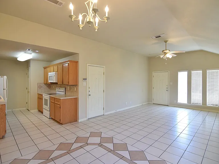 4406 Pennington Ave #A — Photo 6