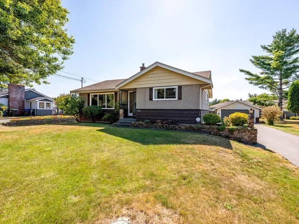 1775 Willemar Ave, Courtenay, BC V9N 3M5