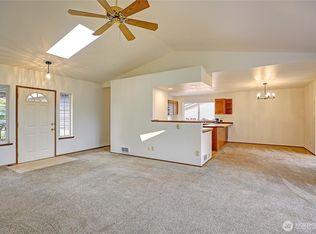 283 Meadow Dr, Camano Island, WA 98282