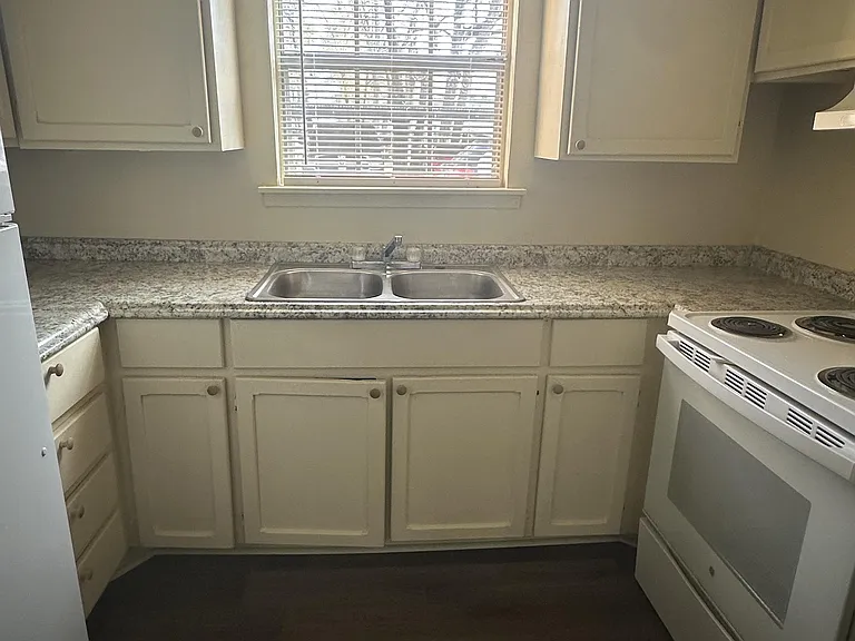2655 Sweetgum Ln — Photo 9
