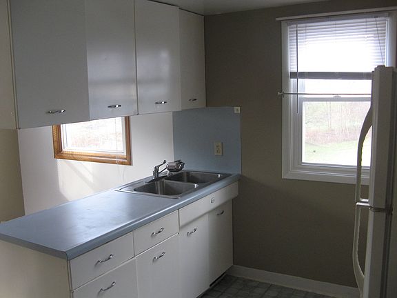 3rd image of 1106 Tudor St