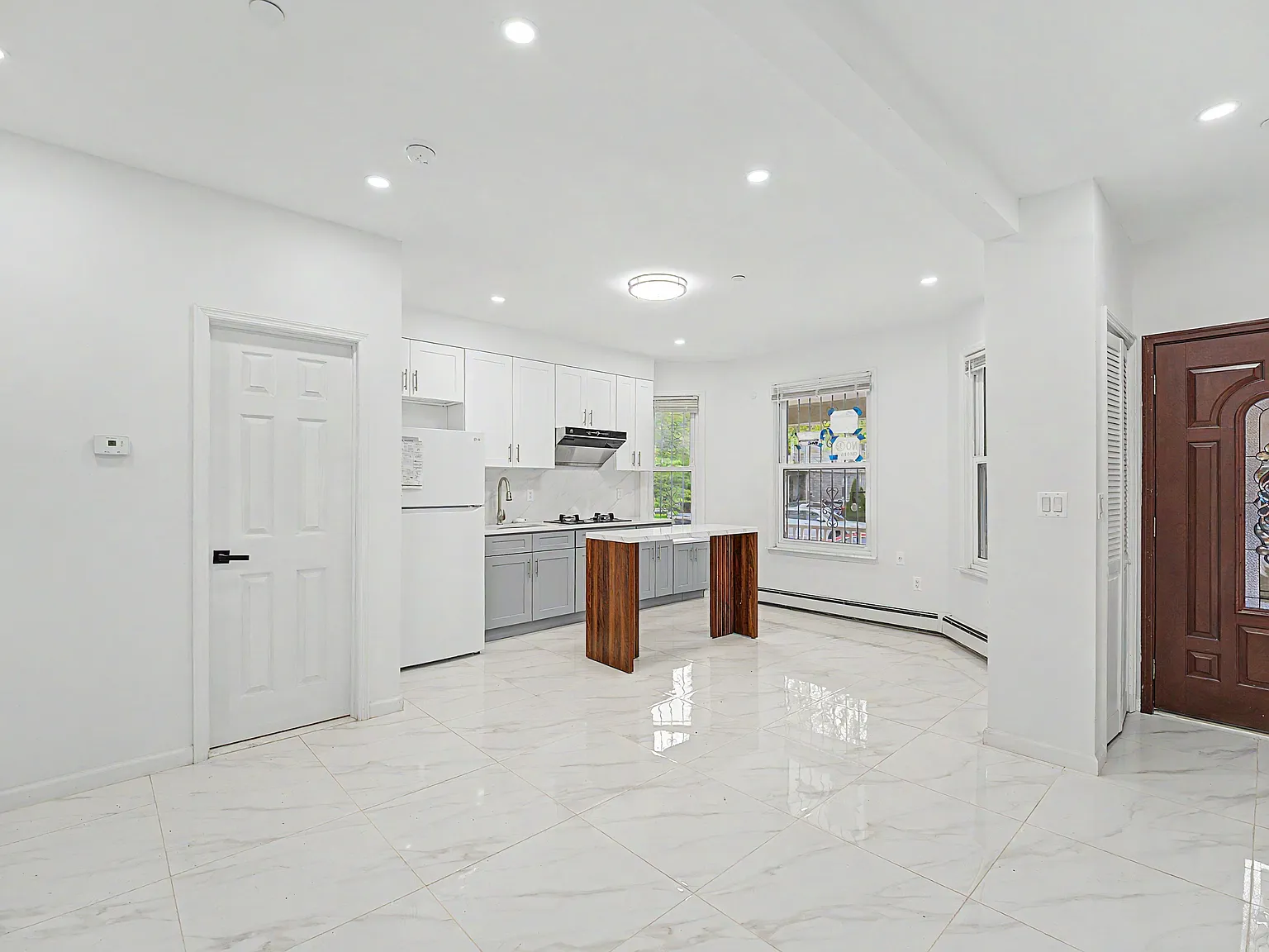 95th St, Woodhaven — Photo 2
