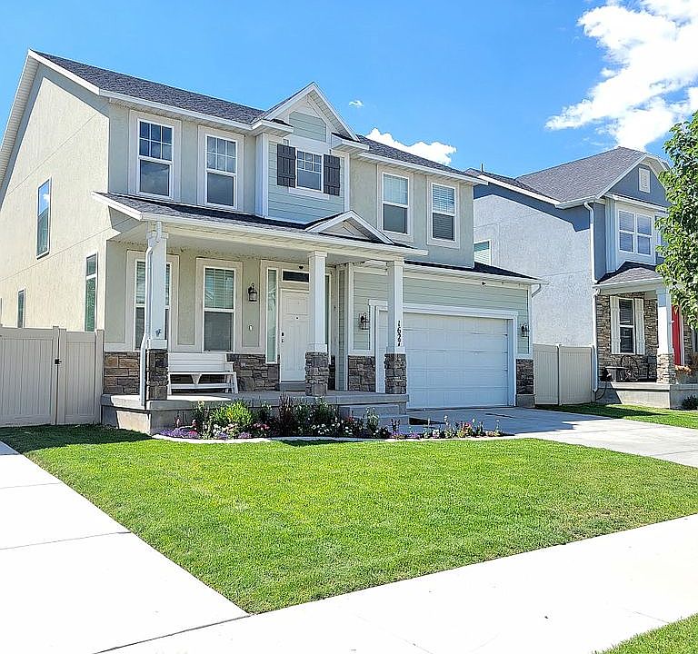 1st image of 1627 N August Dr
