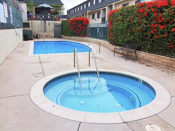 3rd image of 9047 Langdon Ave Unit 2