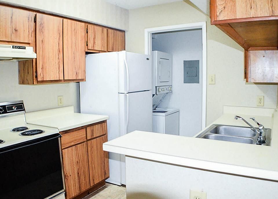 1st image of 3919 Fairmont Pkwy APT 179