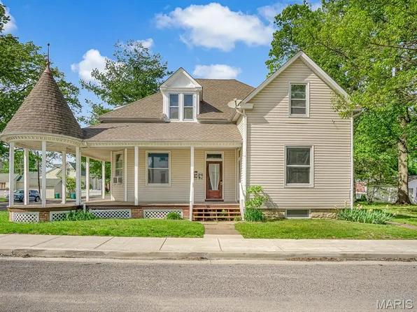 23 W Laurel St, Millstadt, IL 62260