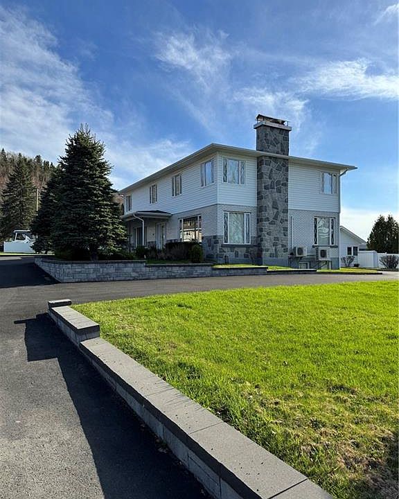 1st image of 64 Fairview St