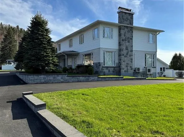 64 Fairview St, Atholville, NB E3N 4L3
