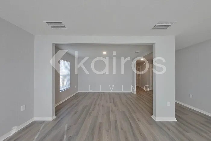 2838 NW 19th Pl — Photo 4