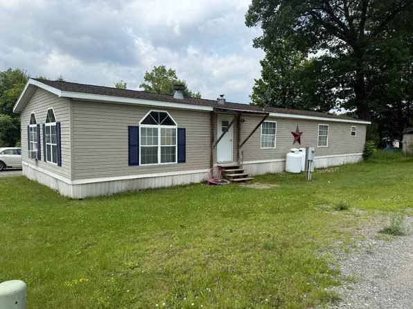 52 Oak Ln, Gloversville, NY 12078