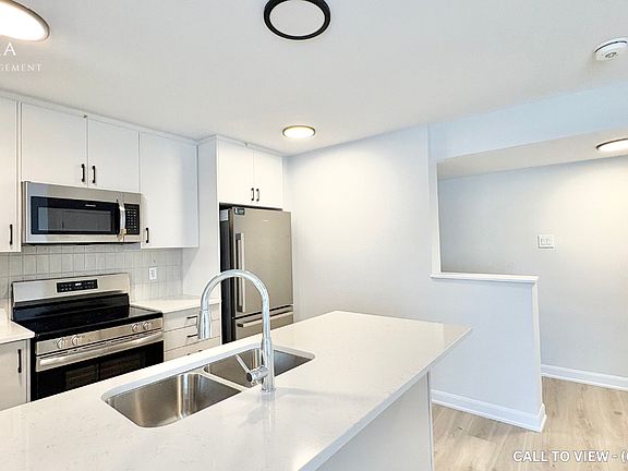3rd image of 701 Glenroy Gilbert Dr #8