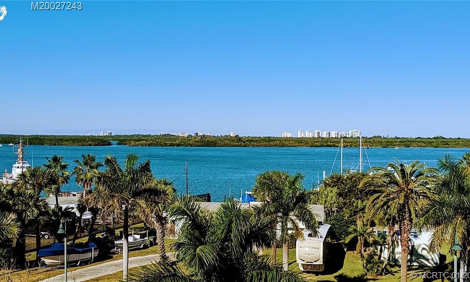 1st image of 38 Harbour Isle Dr #Penthouse 04