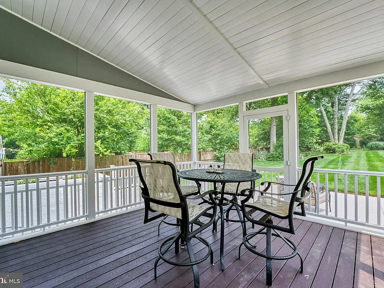 4107 Virginia St — Photo 32