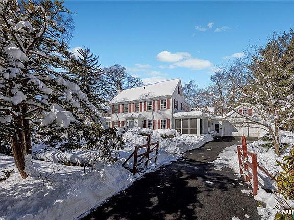 4th image of 76 Forest Rd