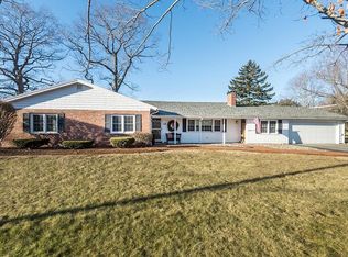 25 Wild Rose Dr, Andover, MA 01810