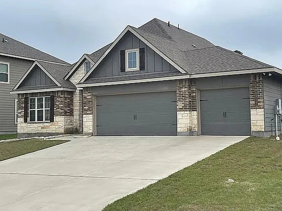 4 bed, 2197 sqft, $2,295 — Photo 2