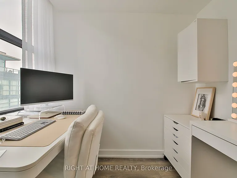 1612 Charles St #428 — Photo 18