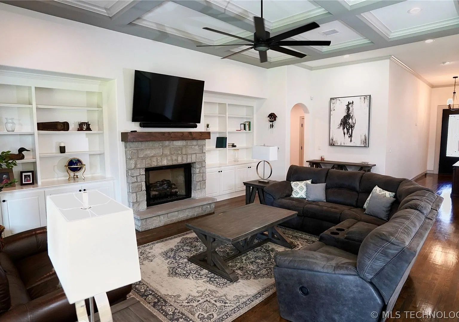 Beautiful Jenks home in Bixby Schools — Photo 2