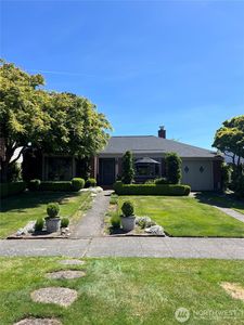 2618 40th Avenue W, Seattle, WA, 98199