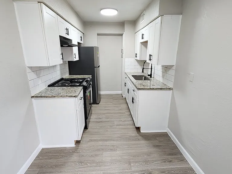 2750 E Ledbetter Dr #1 — Photo 5