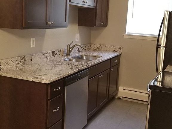 2nd image of 2742 Hennepin Ave S #302