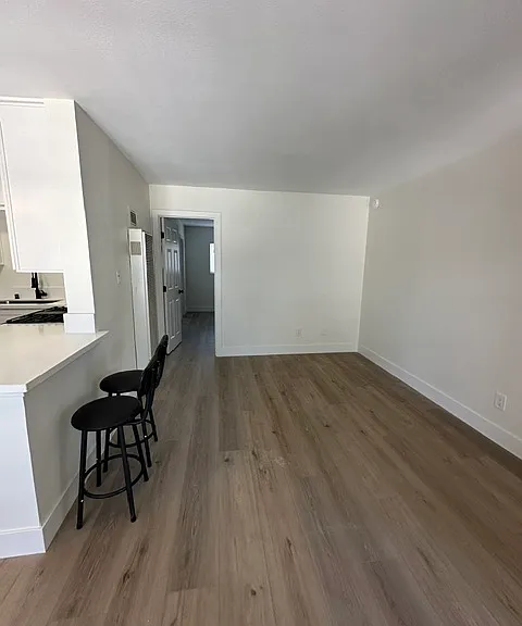 383 W Bay St #7 — Photo 12