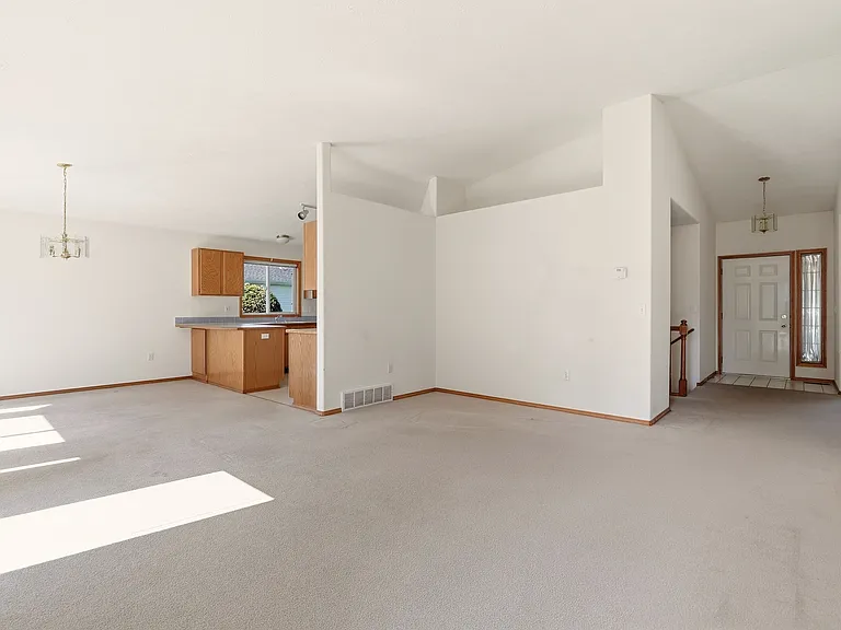 8823 N Pamela St — Photo 5