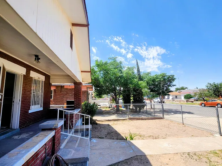 618 N Estrella St — Photo 8