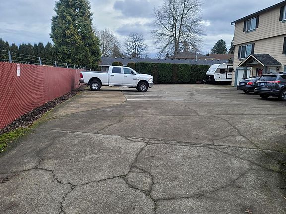 3rd image of 444 SE 5th Ave