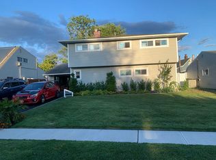 45 Forest Ln, Westbury, NY 11590
