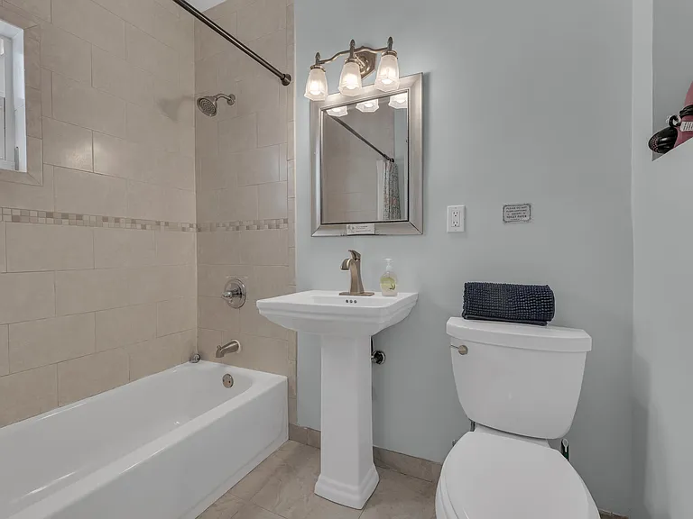 348 SE 18th Ave — Photo 40