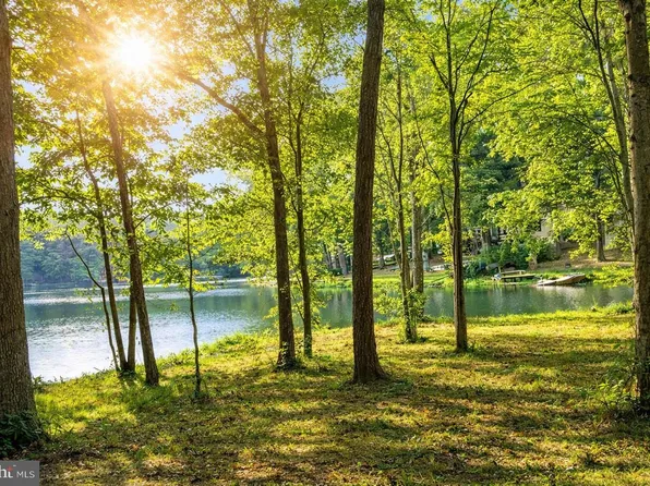 1008 Lakeview Dr, Stafford, VA 22556